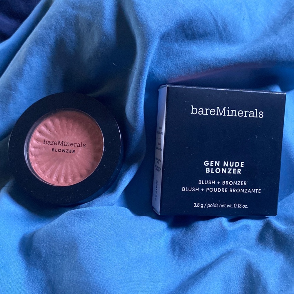 Bare Minerals Blonzer in Kiss of Pink